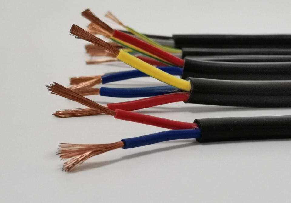 减少电线电缆产品的使用寿命有哪些因素呢.jpg