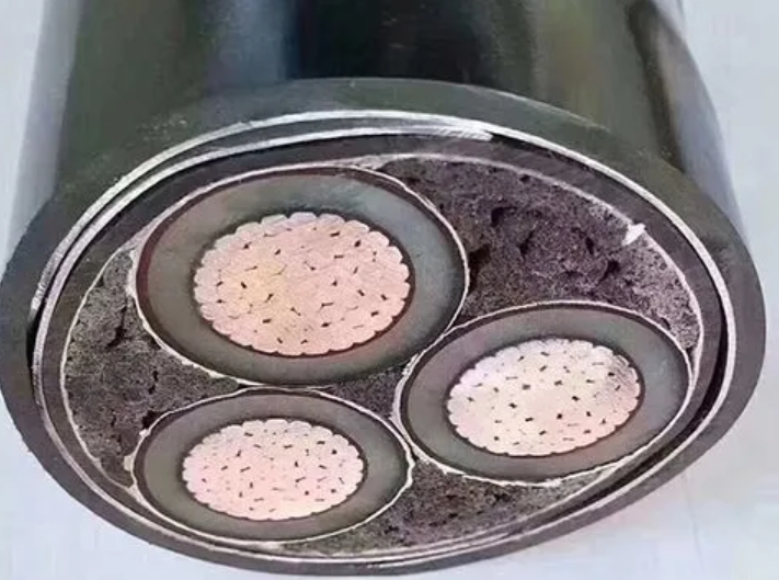 关于电缆终端头外绝缘的要求有哪些呢？.jpg